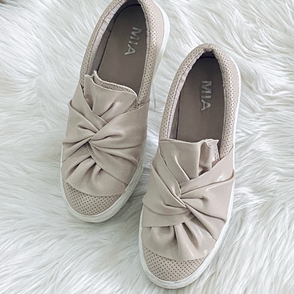MIA slip on shoes - Picture 3 of 7